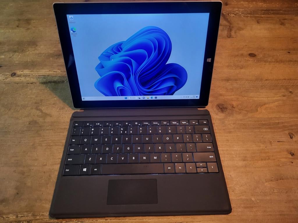De Microsoft Surface 3 - 128GB SSD - Windows 11, Computers en Software, Windows Laptops, Ophalen of Verzenden, Zo goed als nieuw