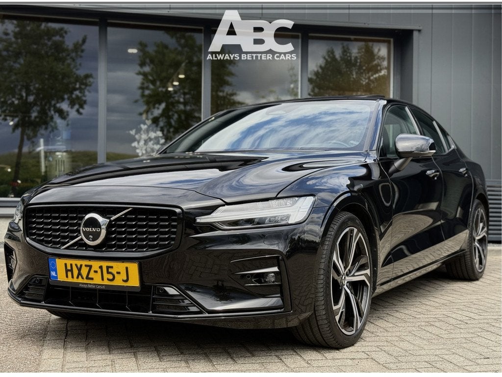 Volvo S60 2.0 B5 R-Design Pano HUD (bj 2024, automaat), 15 km/l, 4 cilinders, 1732 kg, Zwart