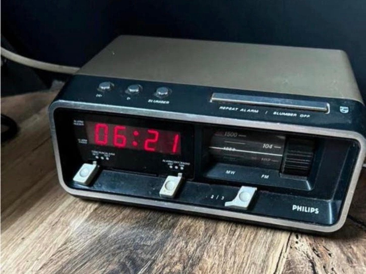 Zeldzame Vintage Philips wekkerradio, Ophalen of Verzenden, Gebruikt, Digitaal