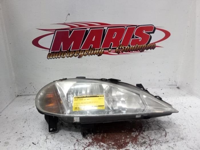 Koplamp rechts van een Renault Megane, Auto-onderdelen, Verlichting, Gebruikt, -, Renault, -