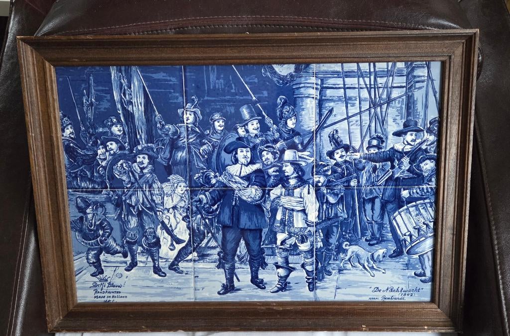 Antiek, Delfts blauw tegeltableau, De Nachtwacht v Rembrandt, Ophalen, Overige materialen, Gebruikt, Minder dan 50 cm