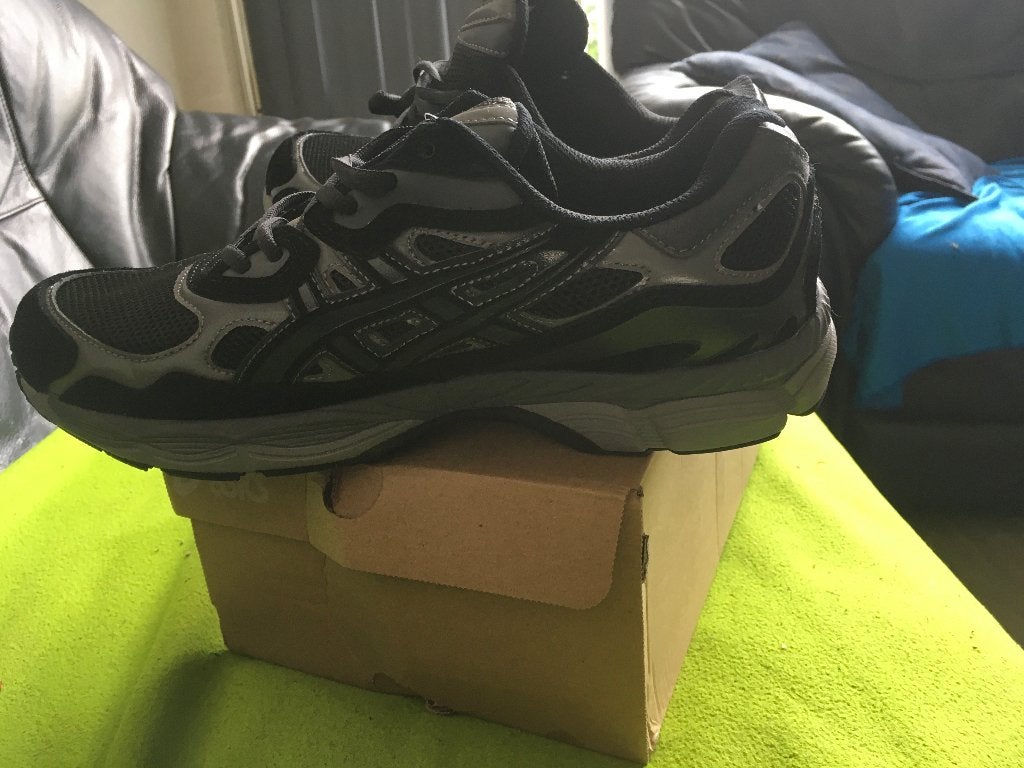 Asics zwart grijs 43,5, Kleding | Heren, Schoenen, Verzenden, Zwart, Nieuw, Sneakers of Gympen