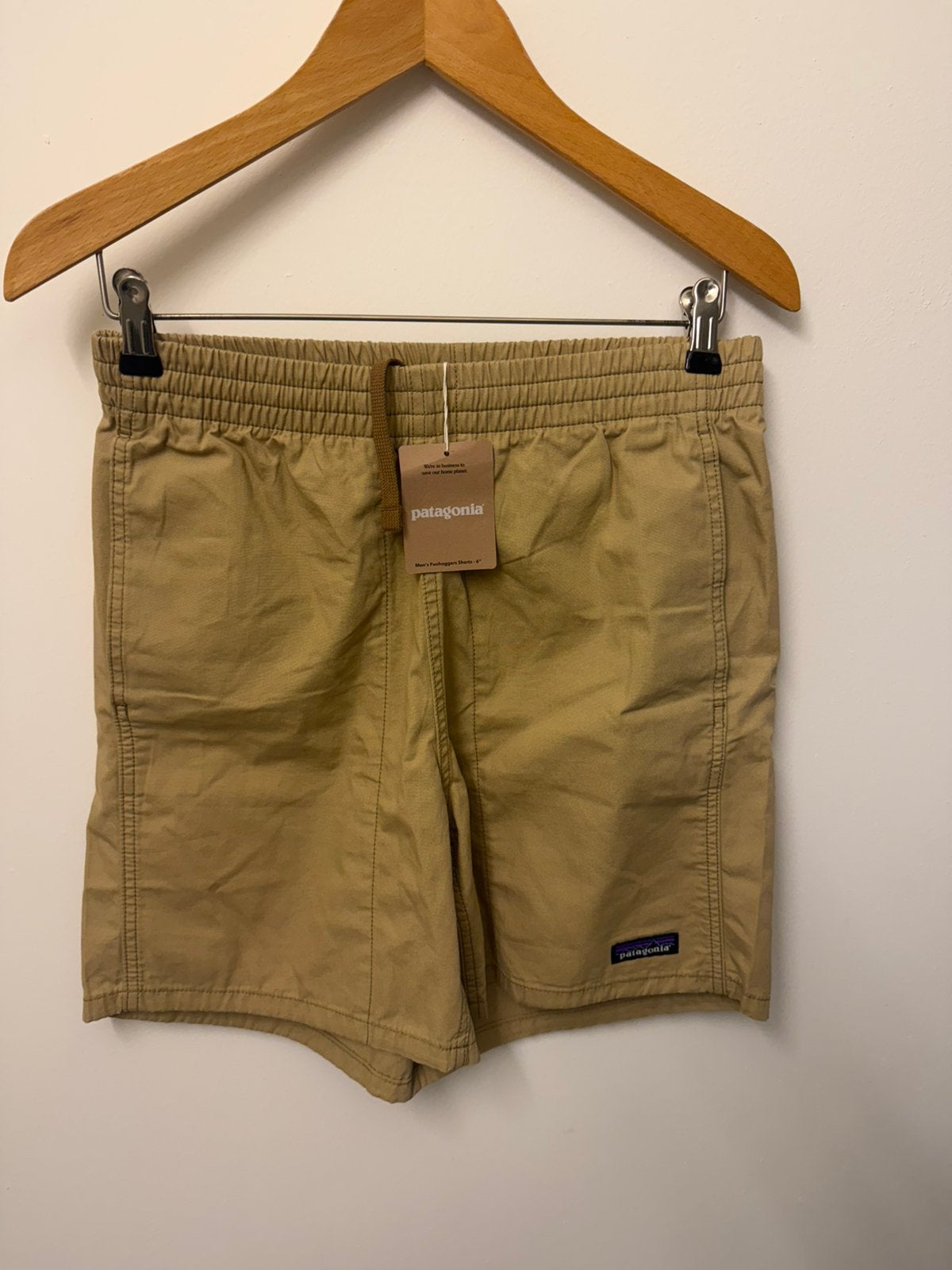 Nieuwe Patagonia Funhoggers short S, Verzenden, Nieuw, Maat 52/54 (L), Beige