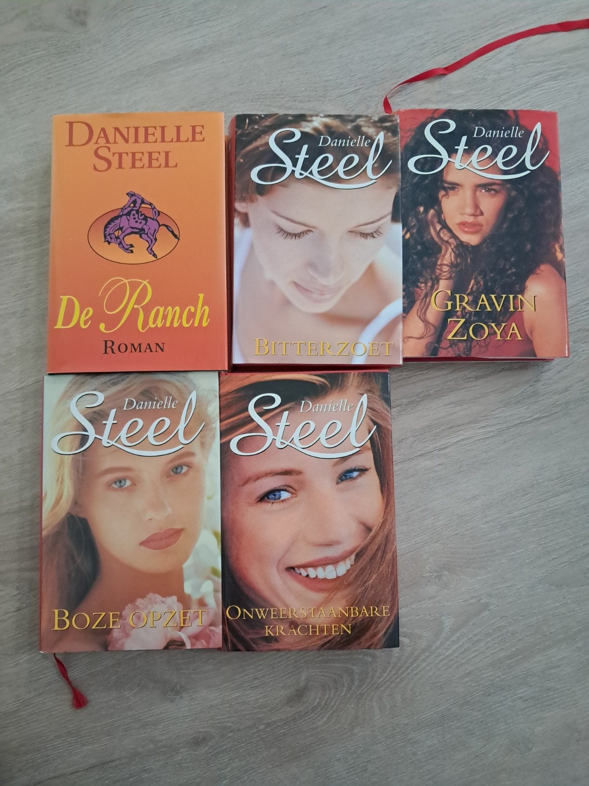 U:5 Danielle Steel boeken: De Ranch, Bitterzoet, Gravin Zoya, Boeken, Romans, Gelezen, Nederland, Ophalen of Verzenden