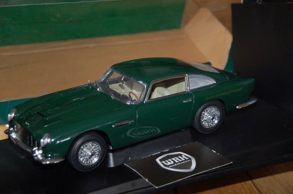 1:18 ASTON MARTIN DB5 COUPE green Autoart see info WRH, Verzenden, Zo goed als nieuw, Auto, Autoart