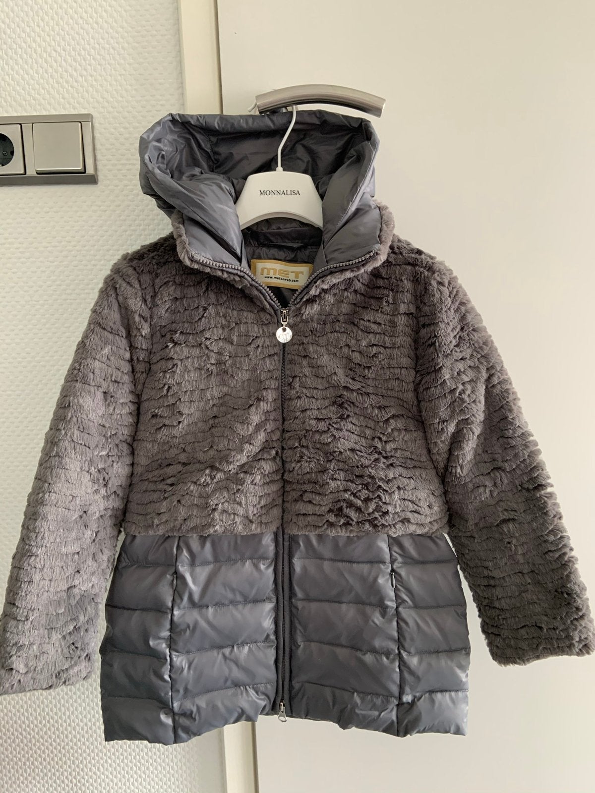 MET jas met zachte teddy vacht 6 jaar, Kinderen en Baby's, Ophalen of Verzenden, Zo goed als nieuw, Meisje, Jas