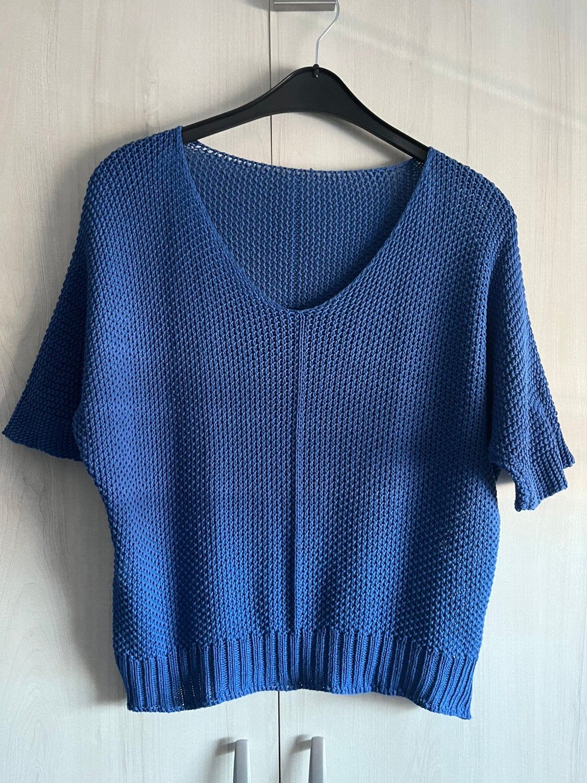 Hele mooie trui  met V Hals maat L kleur kobaltblauw, Ophalen of Verzenden, Zo goed als nieuw, Maat 38/40 (M), Blauw