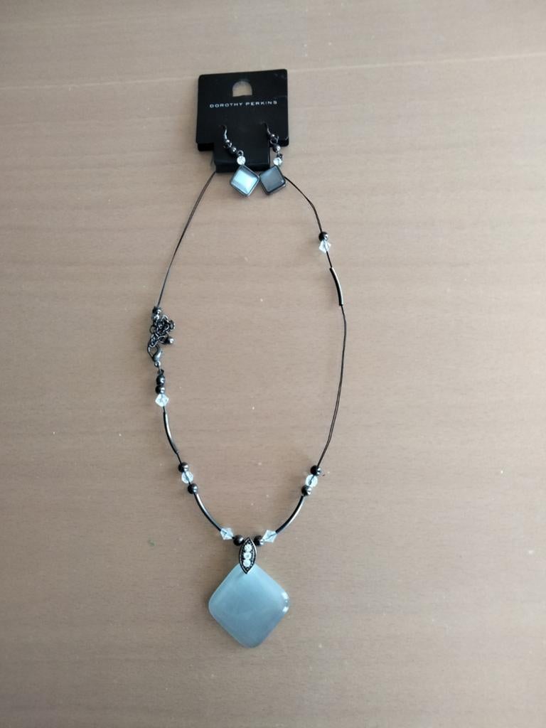 Nieuwe Dorothy Perkins sieraden set - ketting en oorbellen, Sieraden, Tassen en Uiterlijk, Kettingen, Nieuw, Overige materialen