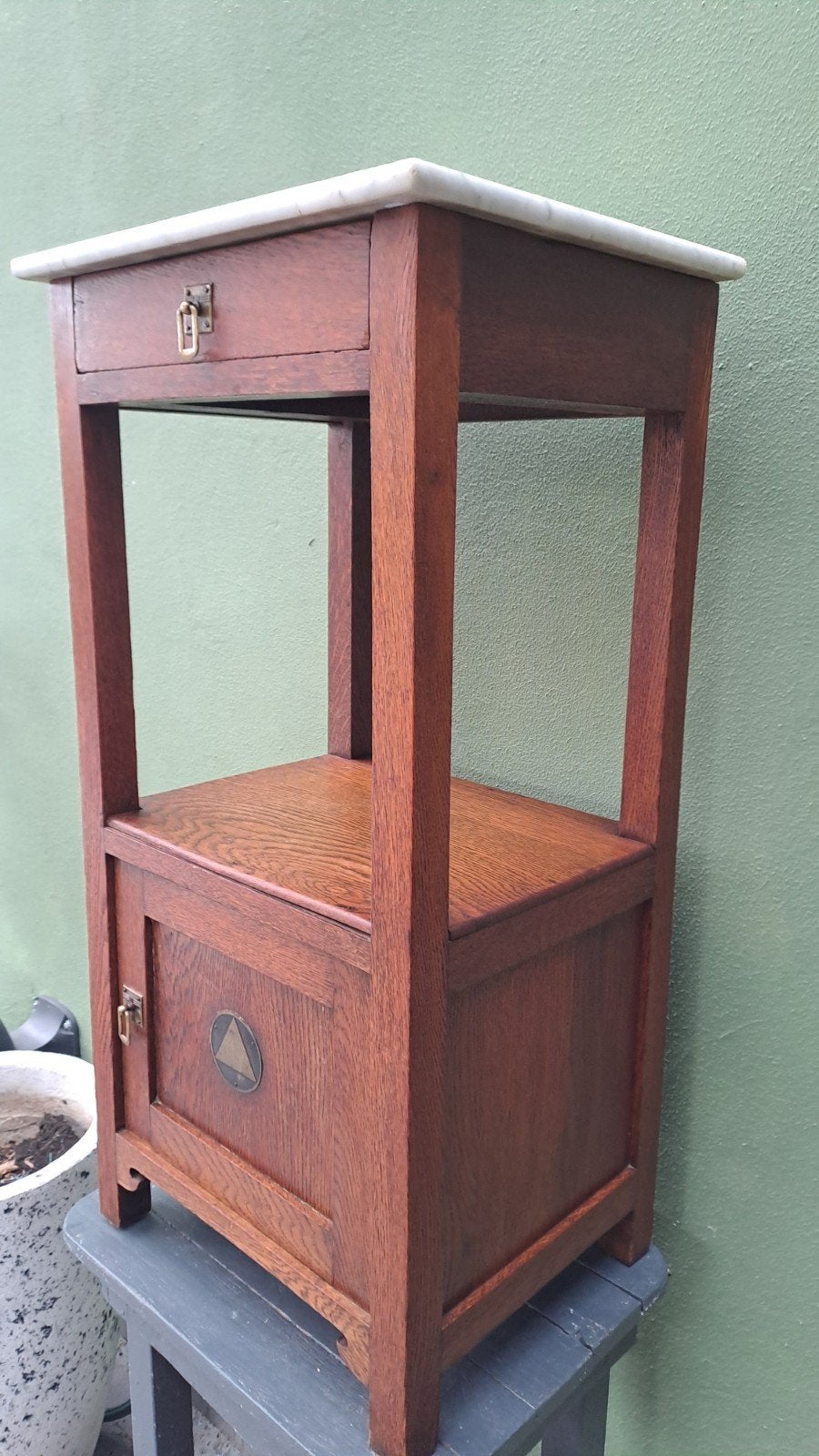 Antiek eikenhouten nachtkastje met marmeren blad 85 cm, Ophalen
