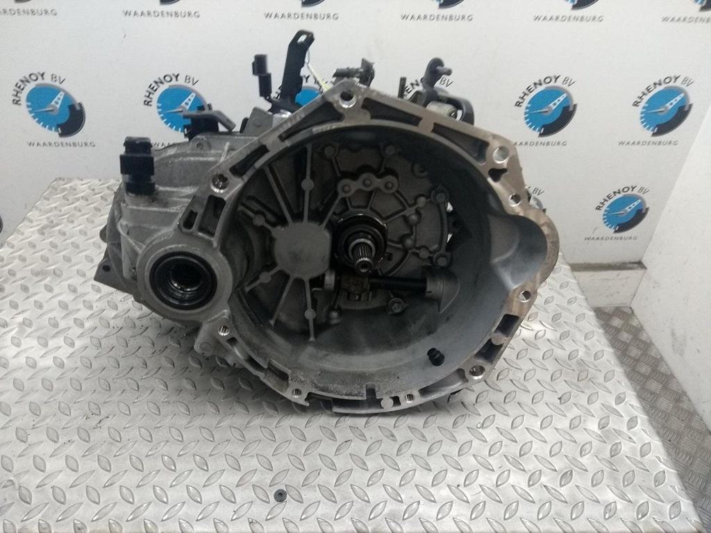 HYUNDAI I10 TRANSMISSIE / VERSNELLINGSBAK 2015, Ophalen of Verzenden, Gebruikt, Stiba lid
