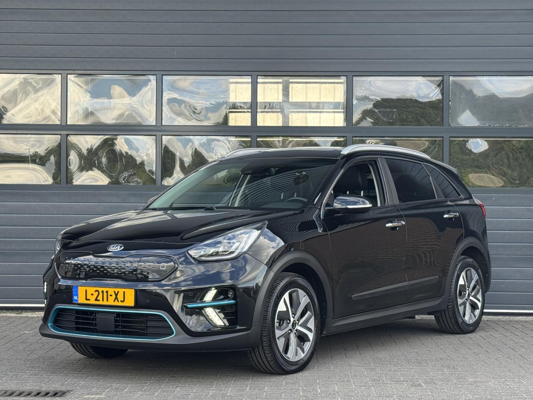 KIA E-NIRO EXECUTIVELINE 64 KWH (100% SOH) I WARMTEPOMP I SC, Gebruikt, Huisgarantie, 1712 kg, Met garantie (alle)