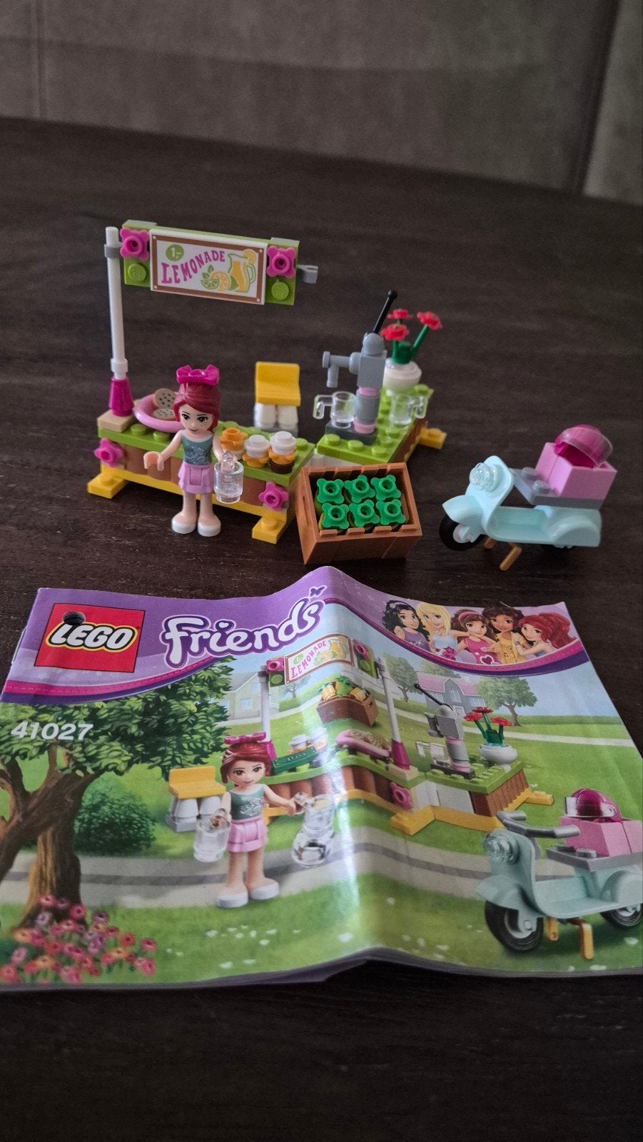 LEGO Friends Mia's Limonadekraam (41027), Ophalen of Verzenden, Zo goed als nieuw, Lego