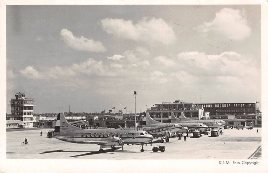 Amsterdam Schiphol KLM Vliegtuigen Vliegveld Luchtvaart 1953, Verzamelen, Ophalen of Verzenden, 1940 tot 1960, Gelopen, Noord-Holland
