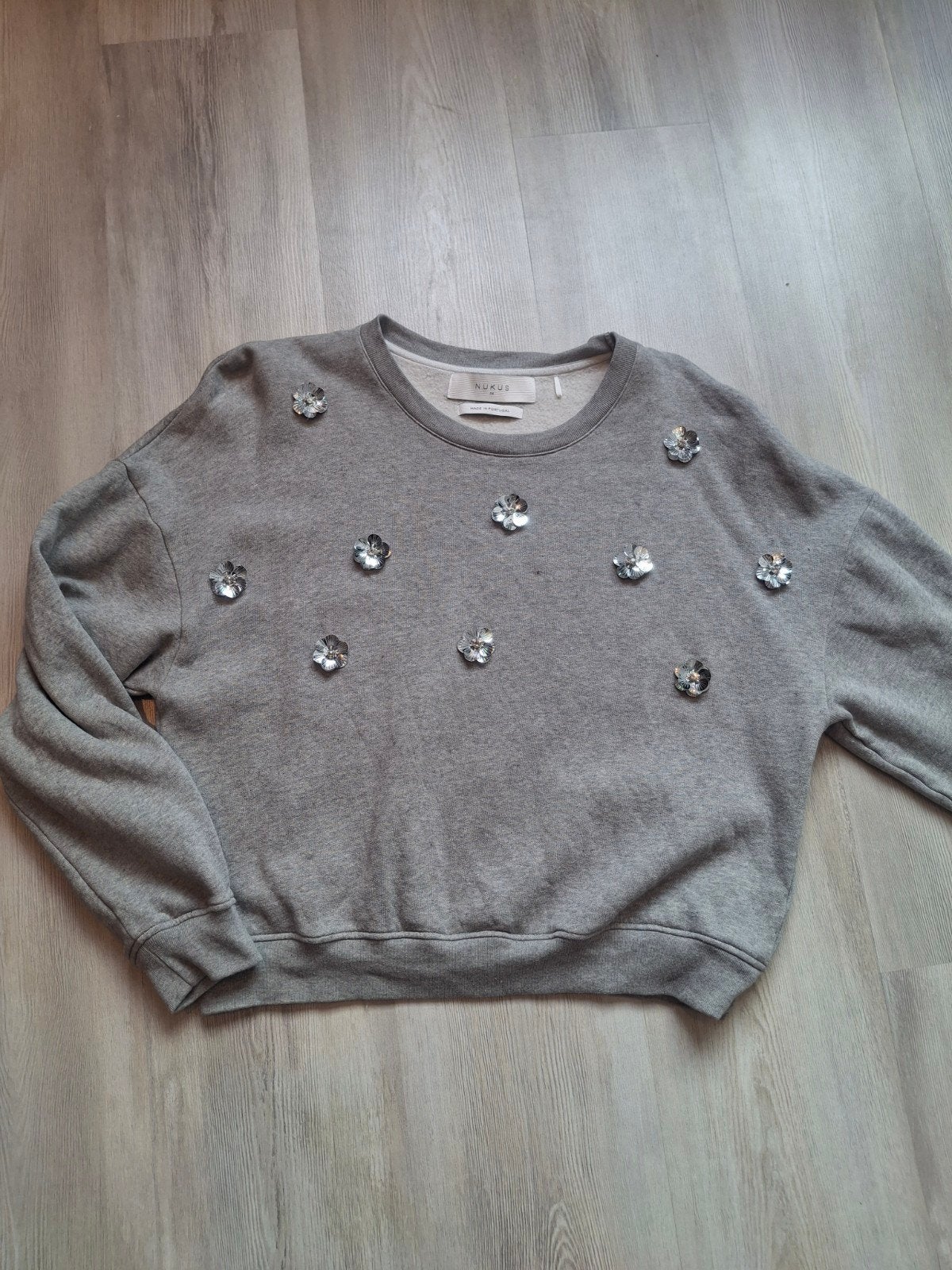 Nukus sweater met bloemen - Maat M, Maat 38/40 (M), Ophalen of Verzenden, Lange mouw, Grijs