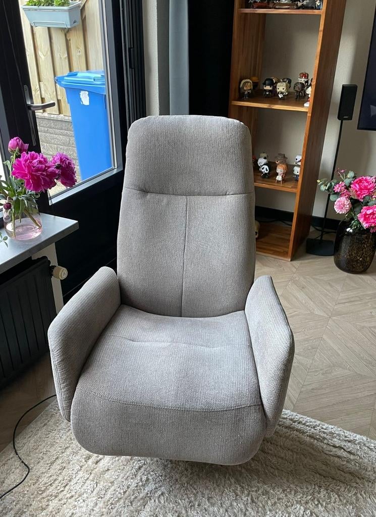 Elektrische relaxfauteuil, Ophalen, 75 tot 100 cm, Zo goed als nieuw, Stof