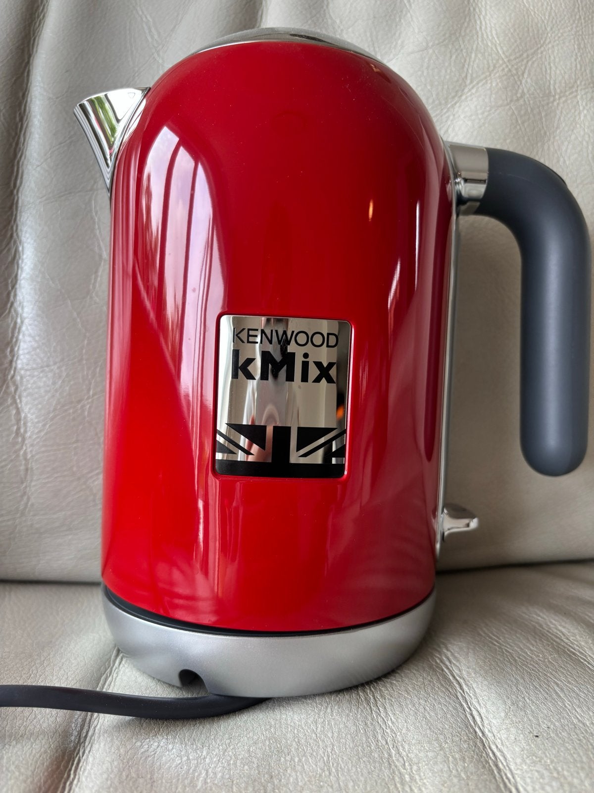 Kenwood kMix waterkoker rood - Zo goed als nieuw, Witgoed en Apparatuur, 1 tot 2 liter, Verzenden, Zo goed als nieuw, Draadloos