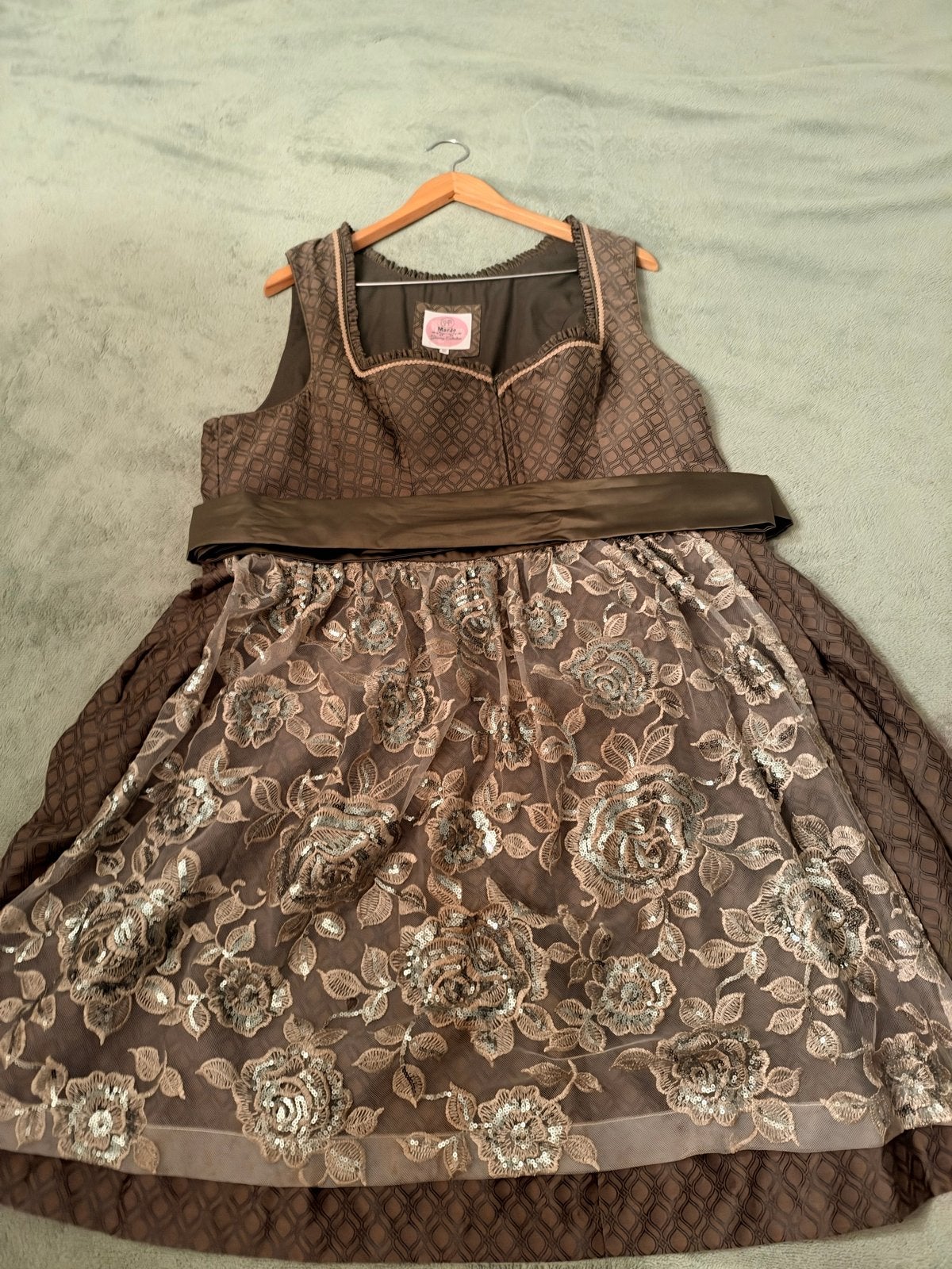 MarJo Dirndl Jurk Maat 50 (XXL) - Zo goed als nieuw, 2x aan, Kleding | Dames, Bruin, Maat 46/48 (XL) of groter, Ophalen of Verzenden
