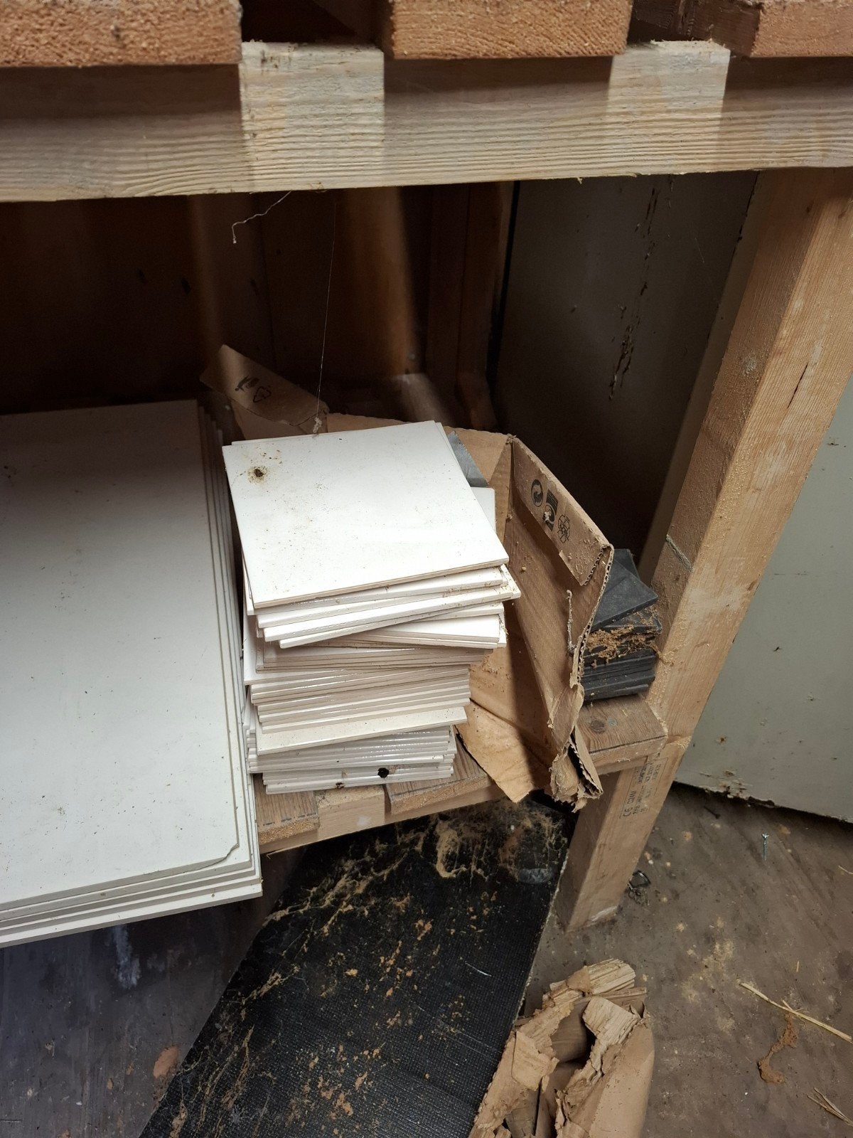 Witte sanitair tegels 15x15 cm - Nieuw (90 stuks), Ophalen, Nieuw, Minder dan 20 cm, Minder dan 20 cm