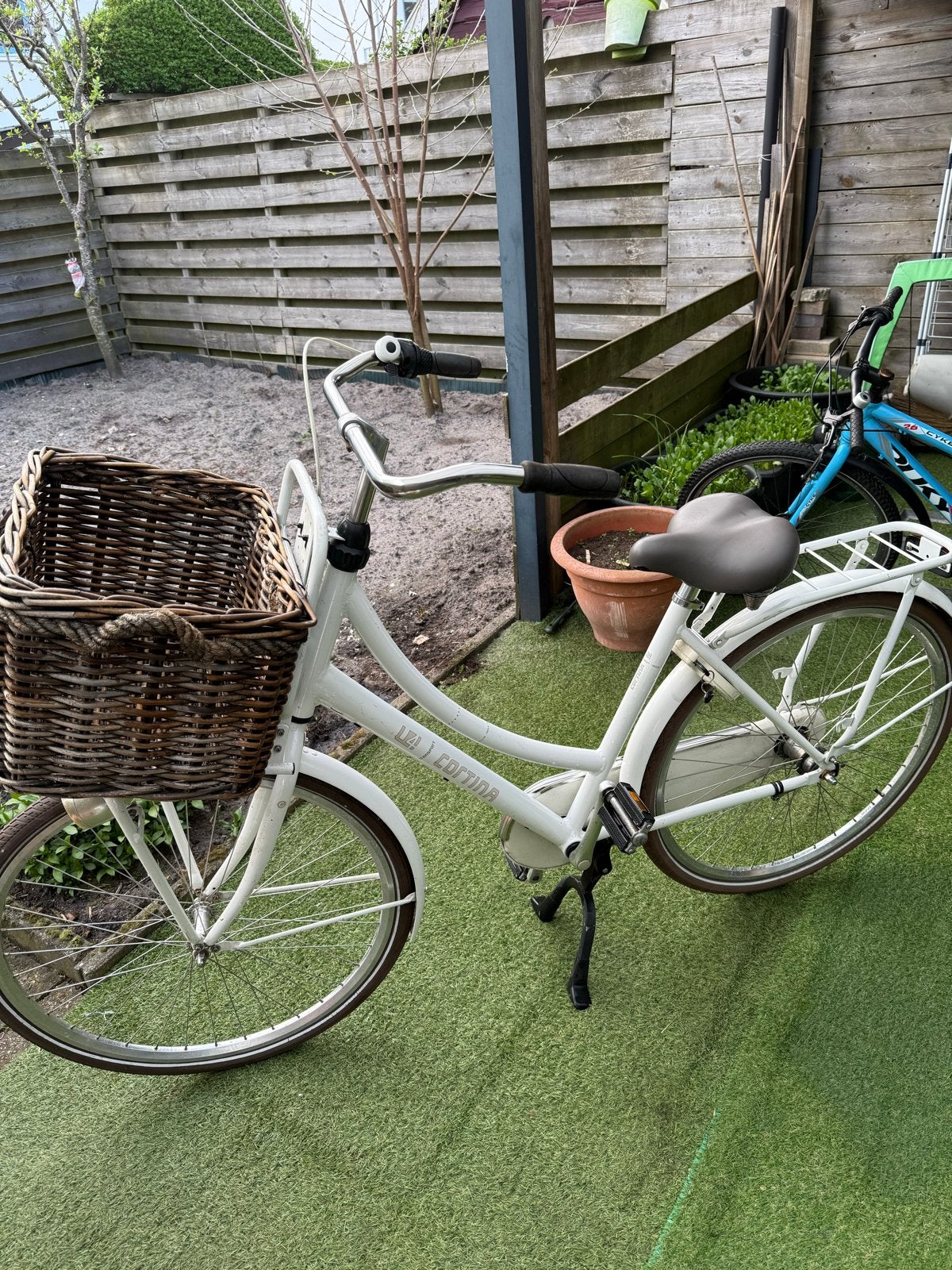 Cortina U4 Transportfiets Dames - Wit met mand, Fietsen en Brommers, Fietsen | Dames | Damesfietsen, Gebruikt, Versnellingen, 50 tot 53 cm