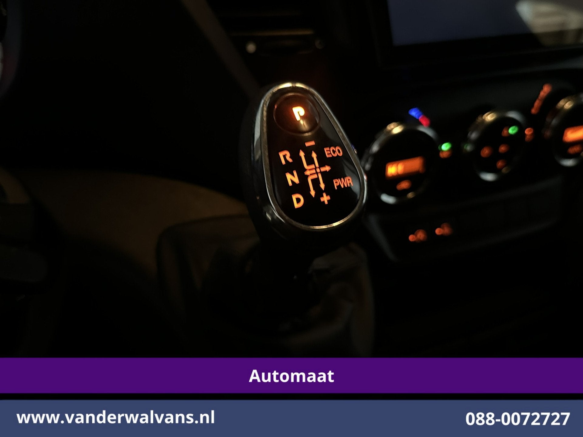 Iveco Daily 35S16V 157pk Automaat 3500kg Trekhaak L2H1 Euro6, Auto's, Automaat, Dealer onderhouden, Gebruikt, Iveco