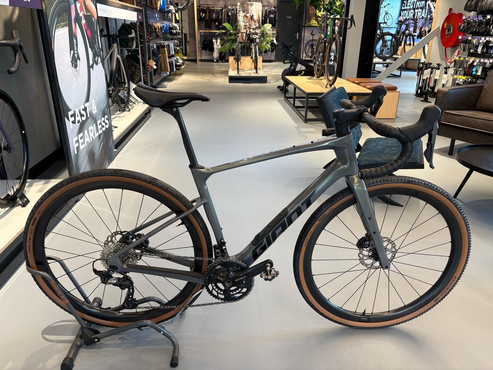 Giant Revolt Advanced 0 maat M - Aurora Noise Gravelbike, 28 inch, Giant Benelux, Zo goed als nieuw, Consument@giant-europe.nl