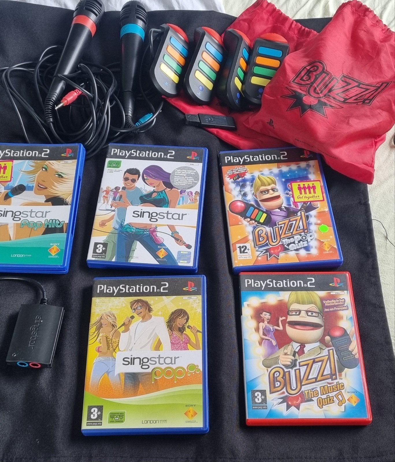 2x PlayStation 2 consoles met controllers, Buzz & Singstar, Ophalen of Verzenden, Gebruikt, Met 3 controllers of meer, Met games