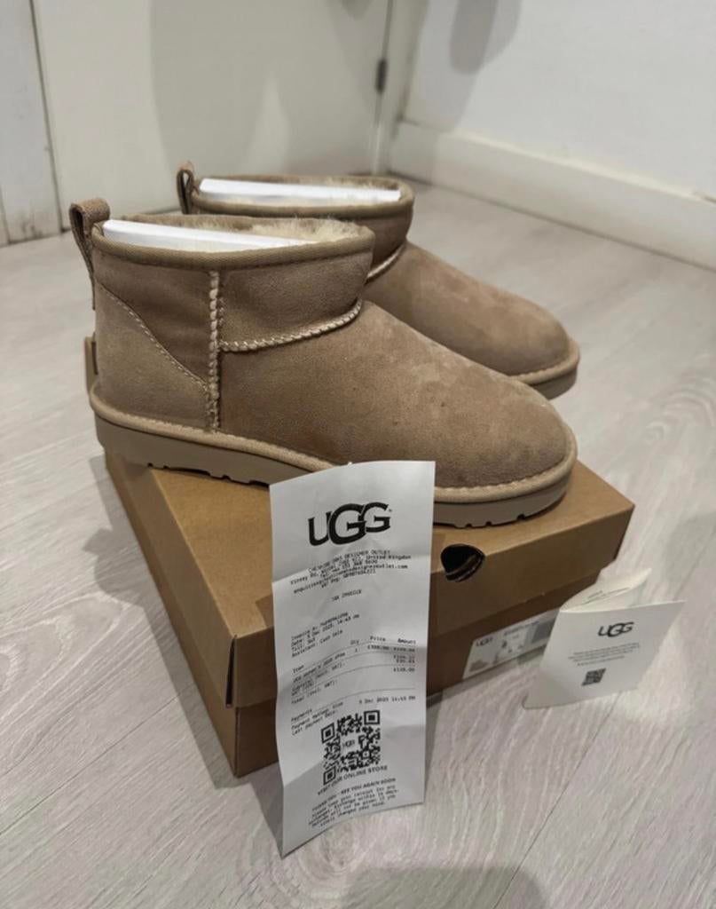 Nieuwe UGG Mini Boots Beige - Origineel, Verzenden, Nieuw, Beige, Lage of Enkellaarzen