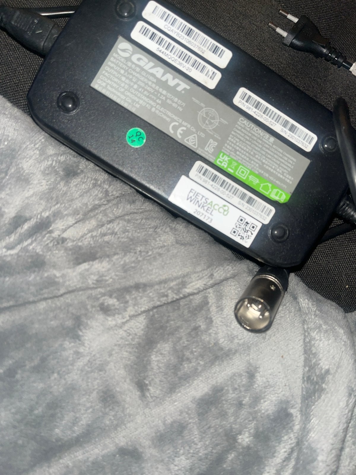 Giant 3-pins oplader voor elektrische fiets (GL180A), Fietsen en Brommers, Gebruikt