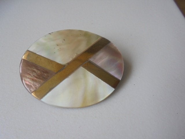 Broche parelmoer /Goudkleur, Overige materialen, 4 tot 7 cm, Nieuw, Ophalen of Verzenden