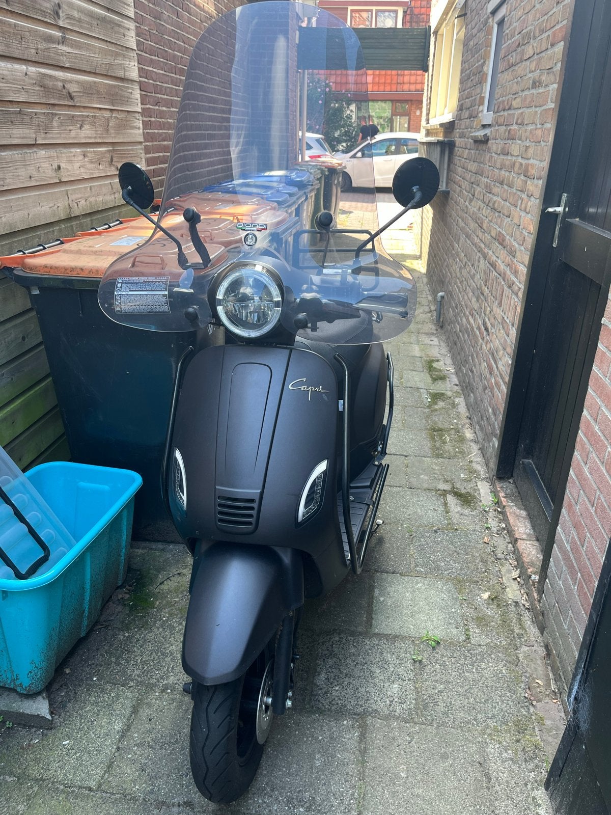 Zwarte Capri scooter full option, Ophalen, Gebruikt, Benzine