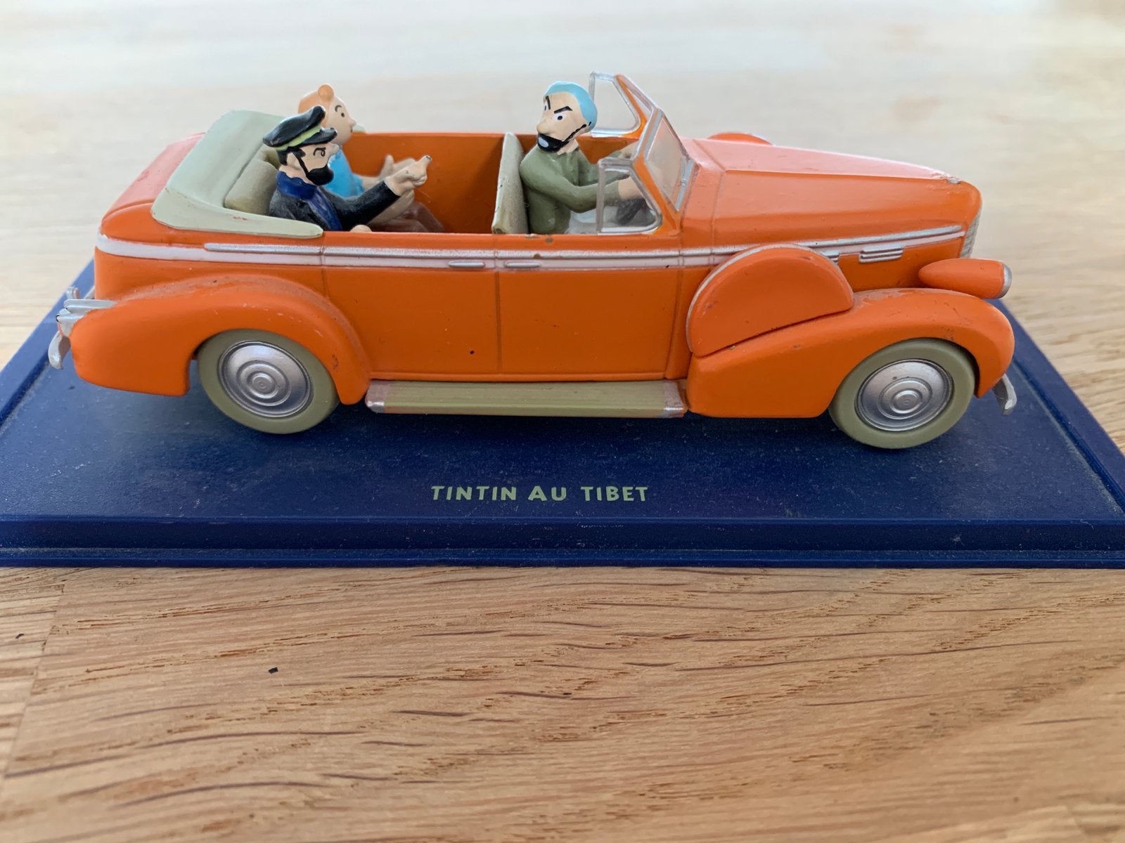 Kuifje auto, Verzamelen, Ophalen of Verzenden, Kuifje, Zo goed als nieuw, Beeldje of Figuurtje