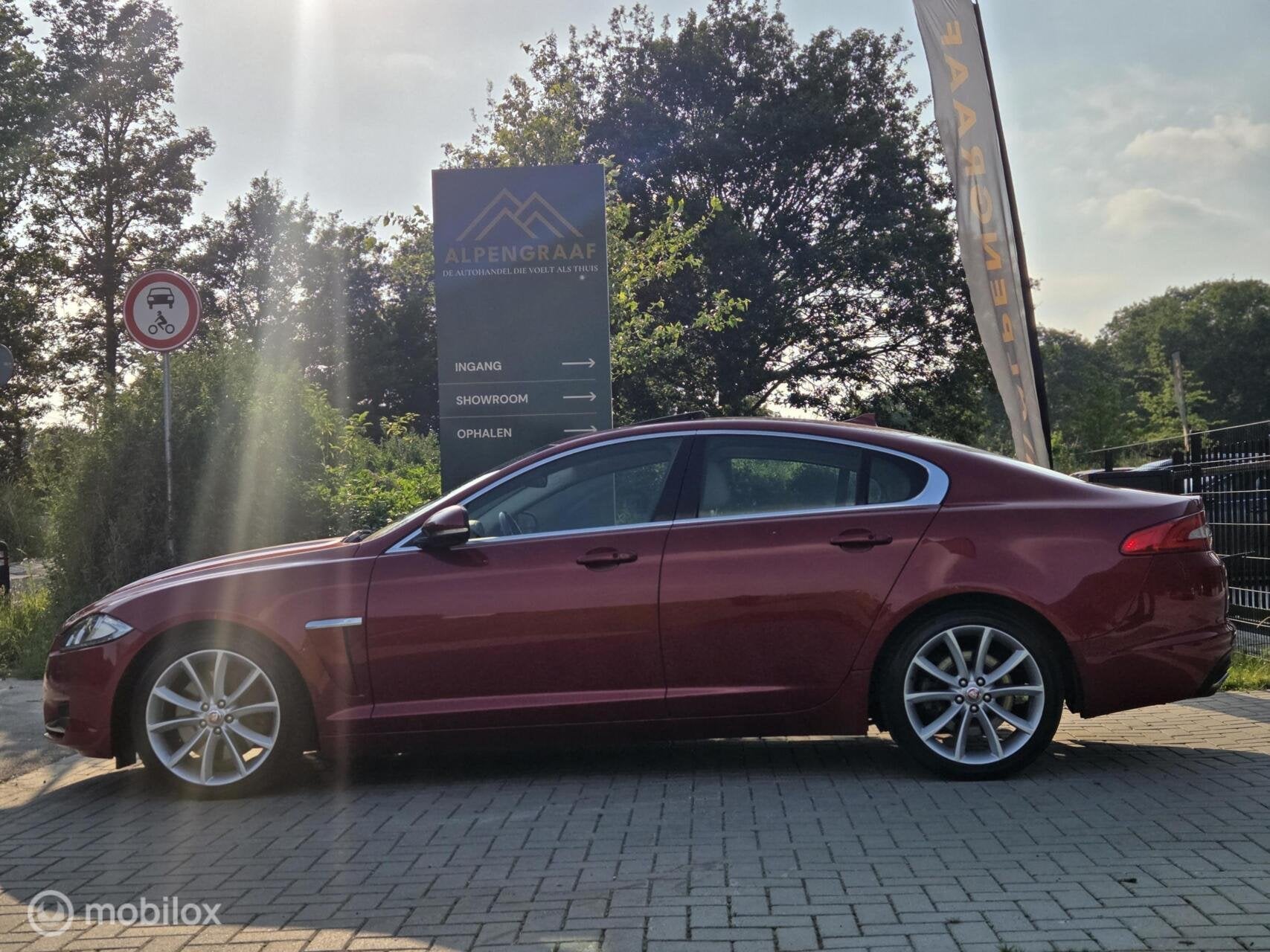 Jaguar XF 3.0 V6 340pk schuifkanteldak|Camera|Navigatie|Lede, Auto's, Jaguar, Automaat, Achterwielaandrijving, Gebruikt, Beige
