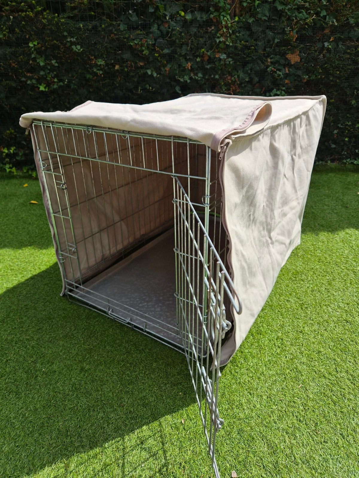 Bench met hoes van District70, Dieren en Toebehoren, Ophalen