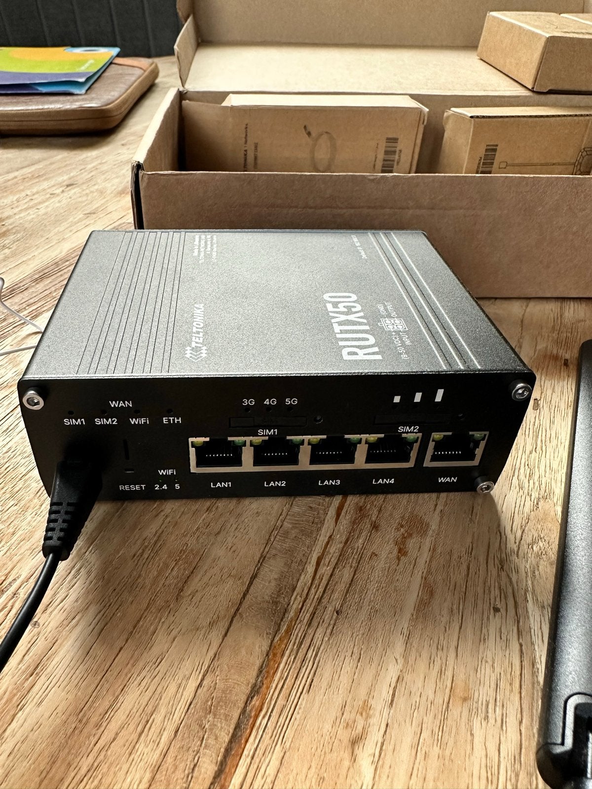 Teltonika RUTX50 5G Industriële Router - Zo goed als nieuw, Computers en Software, Ophalen of Verzenden, Zo goed als nieuw, Router