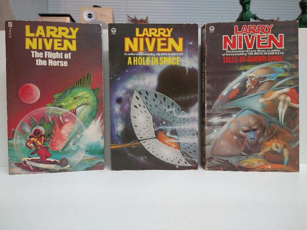 LARRY NIVEN - VINTAGE COLLECTION SIX (3 ENGLISH PB), Verzenden, Zo goed als nieuw, LARRY NIVEN