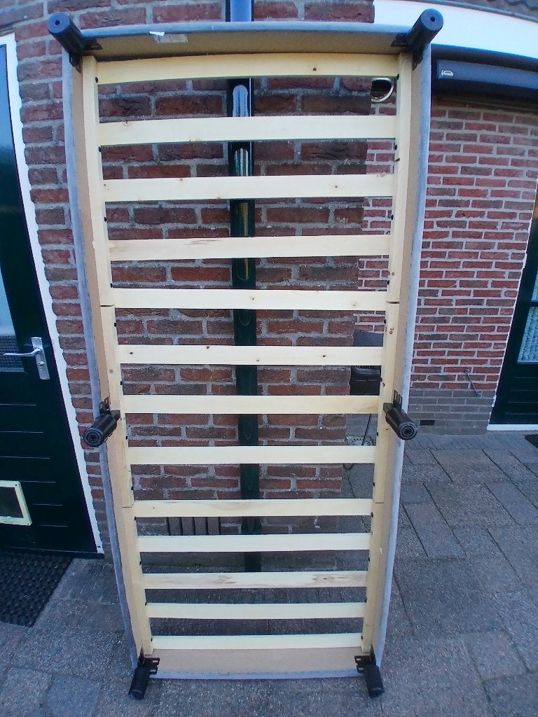 Bedframe met latten 90 x200, Huis en Inrichting, Slaapkamer | Matrassen en Bedbodems, Ophalen, 90 cm, Eenpersoons, Zo goed als nieuw