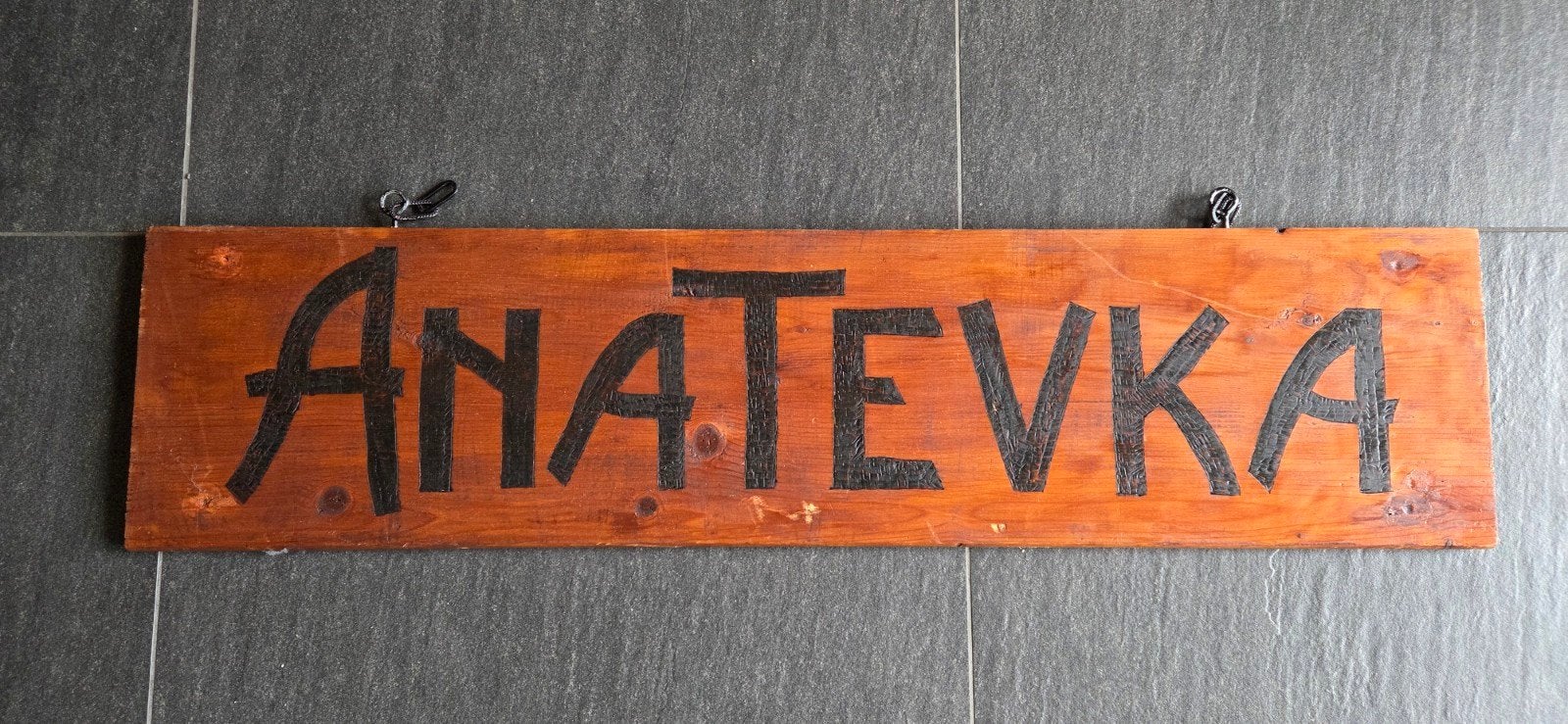 Houten bord Anatevka - Musical decoratie, Hobby en Vrije tijd, Knutselen, Gebruikt, Knutselwerk, Handgemaakt, Klaar om op te hangen