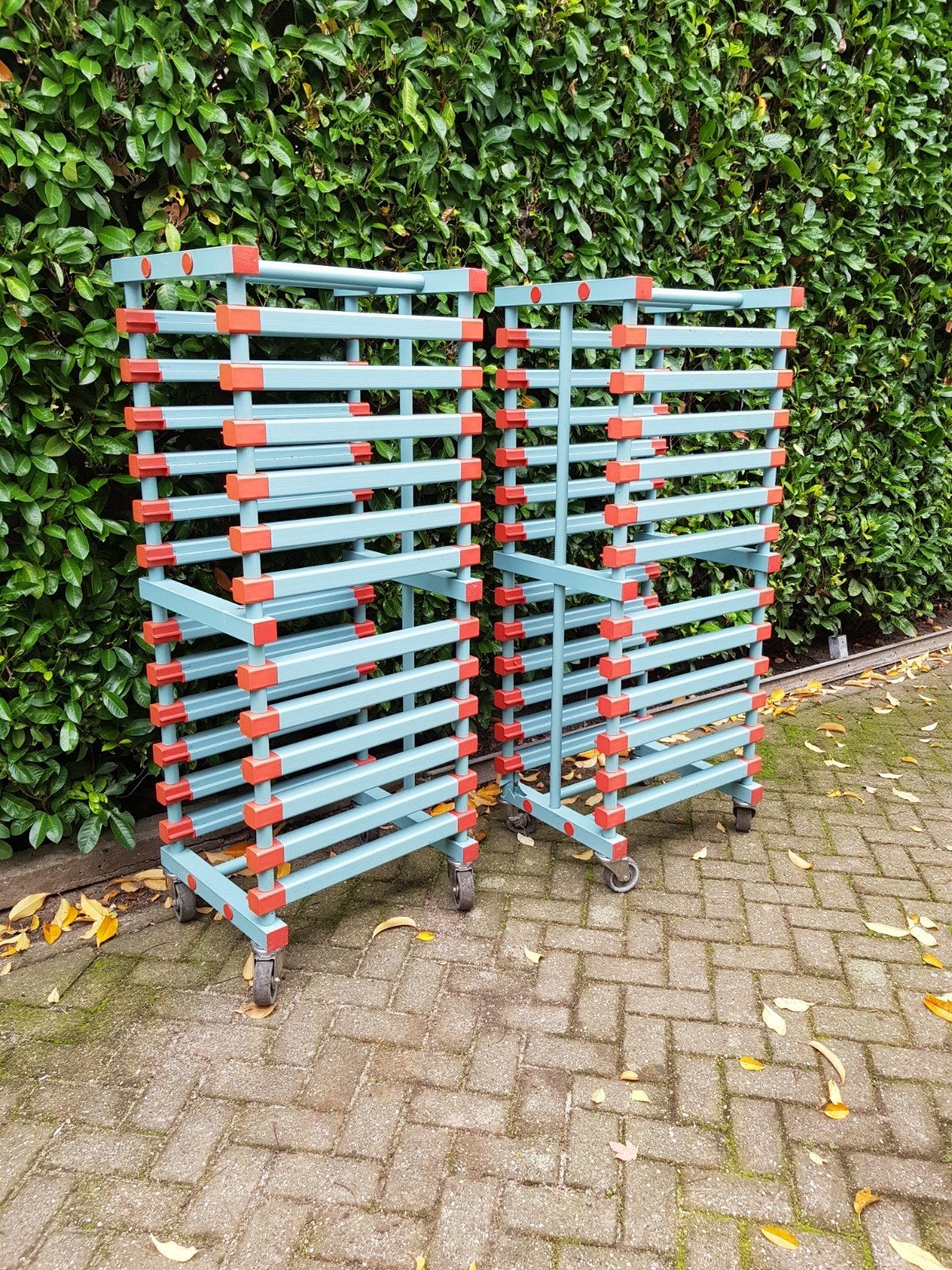 Hoogwaardige kunststof rolwagen UMC met 12 inschuifvakken, Ophalen