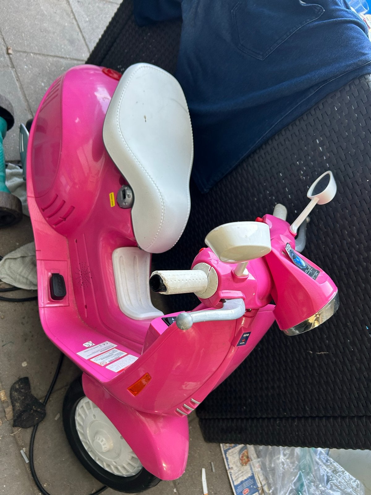 Roze kinder scooter zonder oplader, Ophalen, Gebruikt