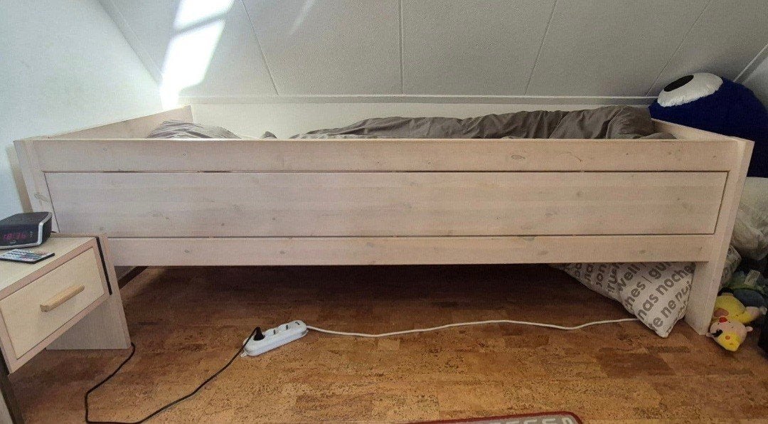 Houten een persoons bed. GRATIS inclusief matras., Huis en Inrichting, Ophalen, Gebruikt, Eenpersoons