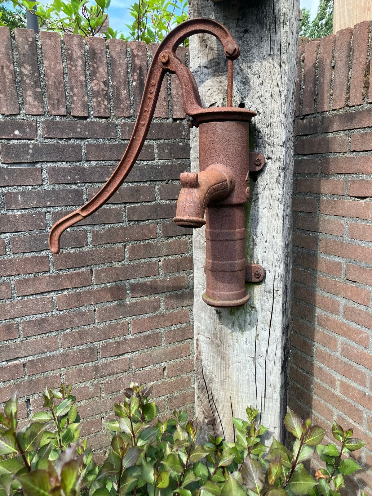 Antieke gietijzeren waterpomp - Decoratief, Antiek en Kunst, Ophalen