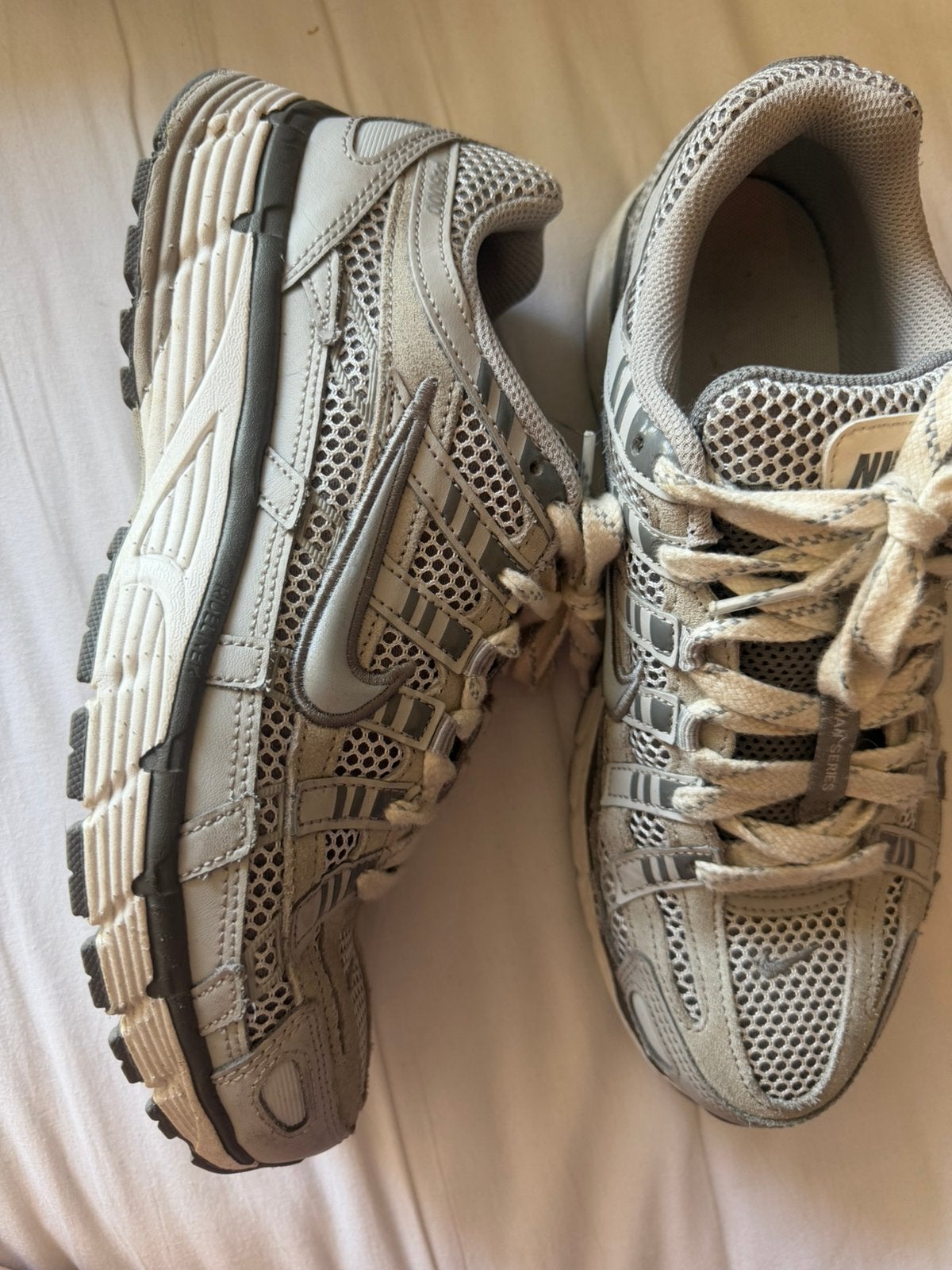 Nike P6000 grijs 41, Kleding | Dames, Verzenden, Grijs, Sneakers of Gympen, Zo goed als nieuw