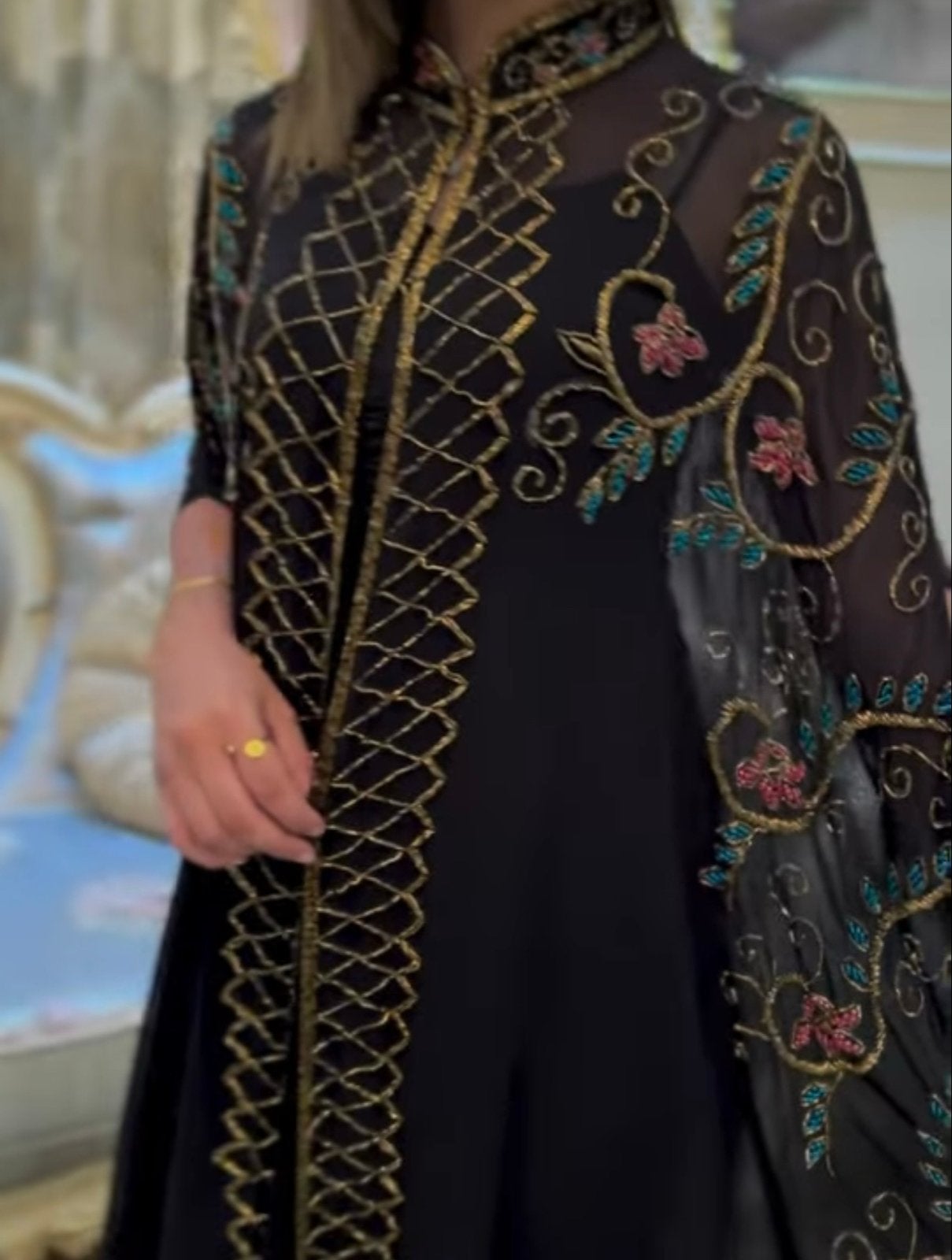Elegante Zwarte Kaftan met Gouden Borduurwerk, Kleding | Dames, Jurken, Zo goed als nieuw, Maat 38/40 (M), Zwart, Onder de knie