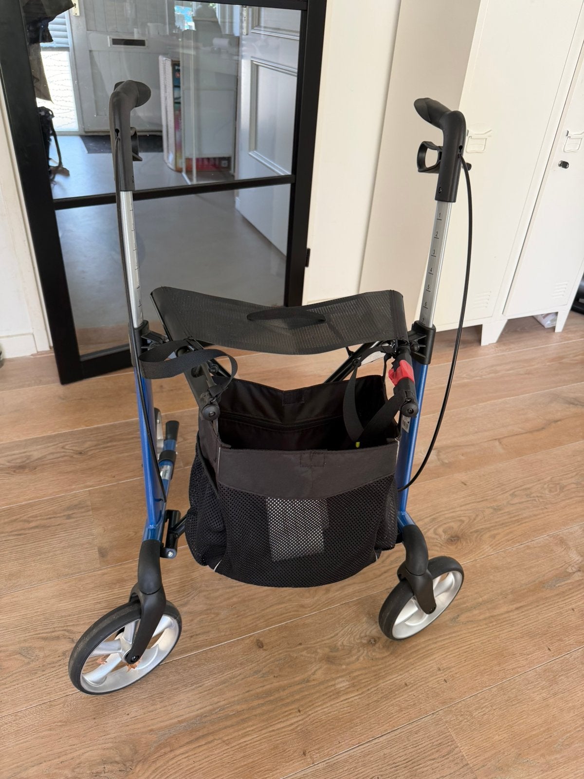 Rollator lichtgewicht Server, Diversen, Rollators, Ophalen of Verzenden, Lichtgewicht, Zo goed als nieuw