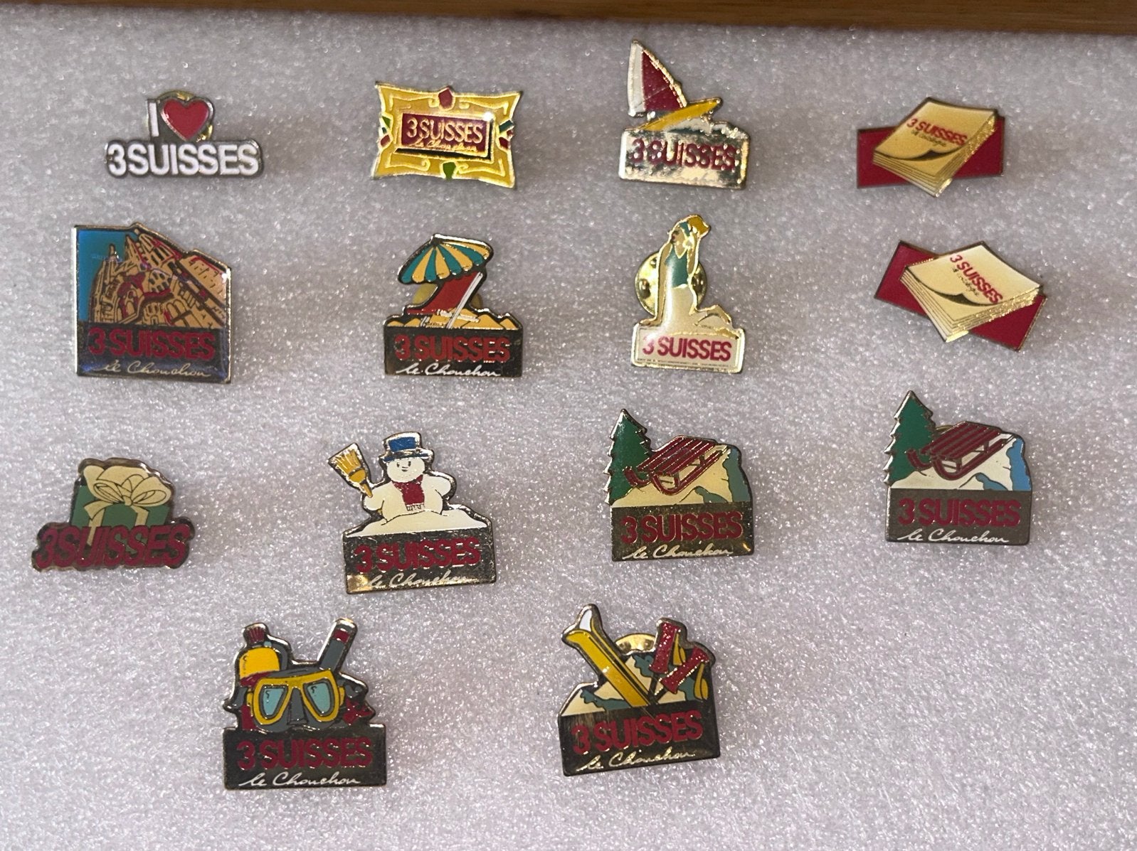 Collectie 3 Suisses Pins - Diverse Thema's, Verzamelen, Ophalen of Verzenden, Gebruikt, Overige onderwerpen, Speldje of Pin