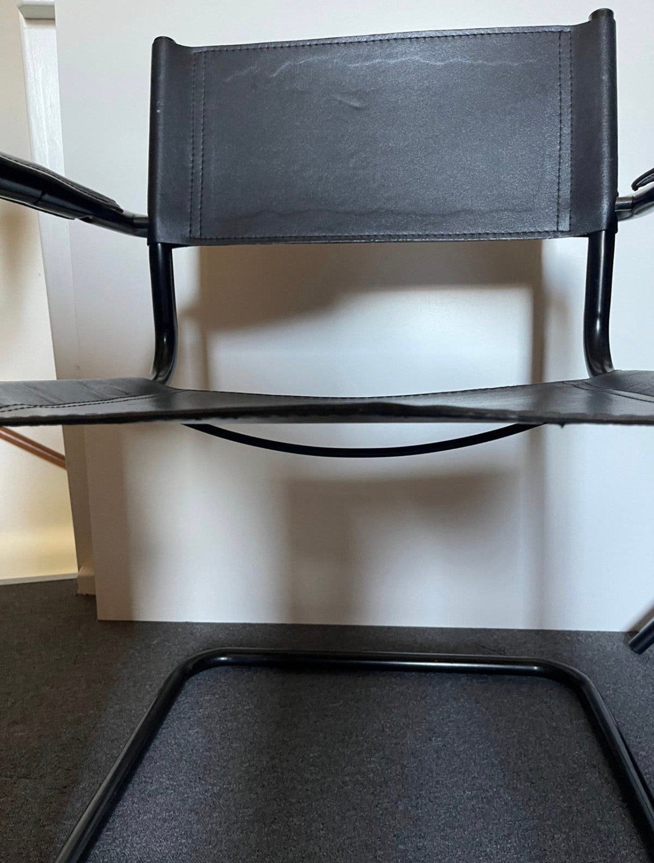Twee Marcel Breuer stoelen, Ophalen