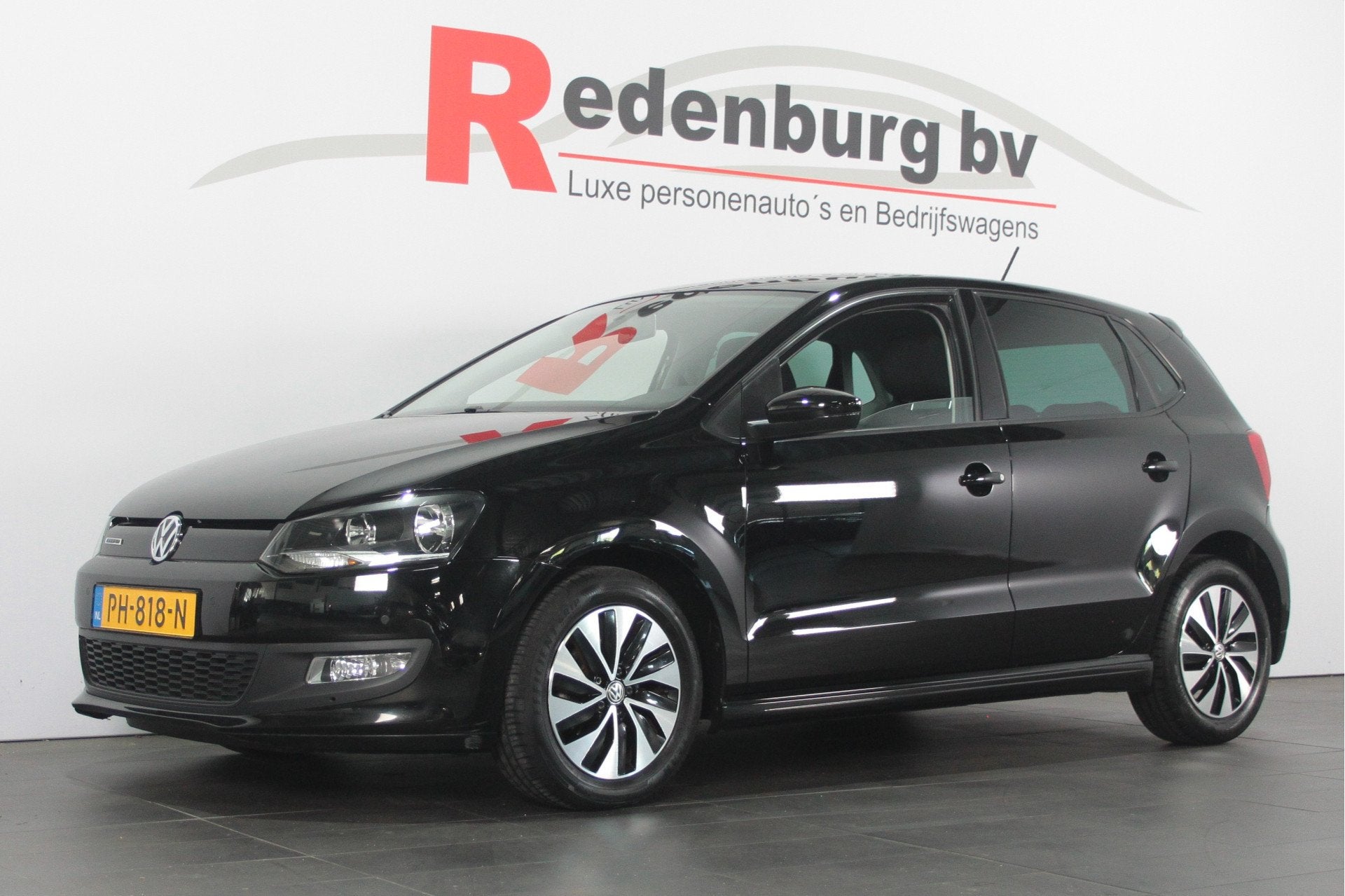 Volkswagen Polo 1.0 BlueMotion Edition - Navi / Bluetooth /, Auto's, Voorwielaandrijving, Zwart, Origineel Nederlands, Handgeschakeld