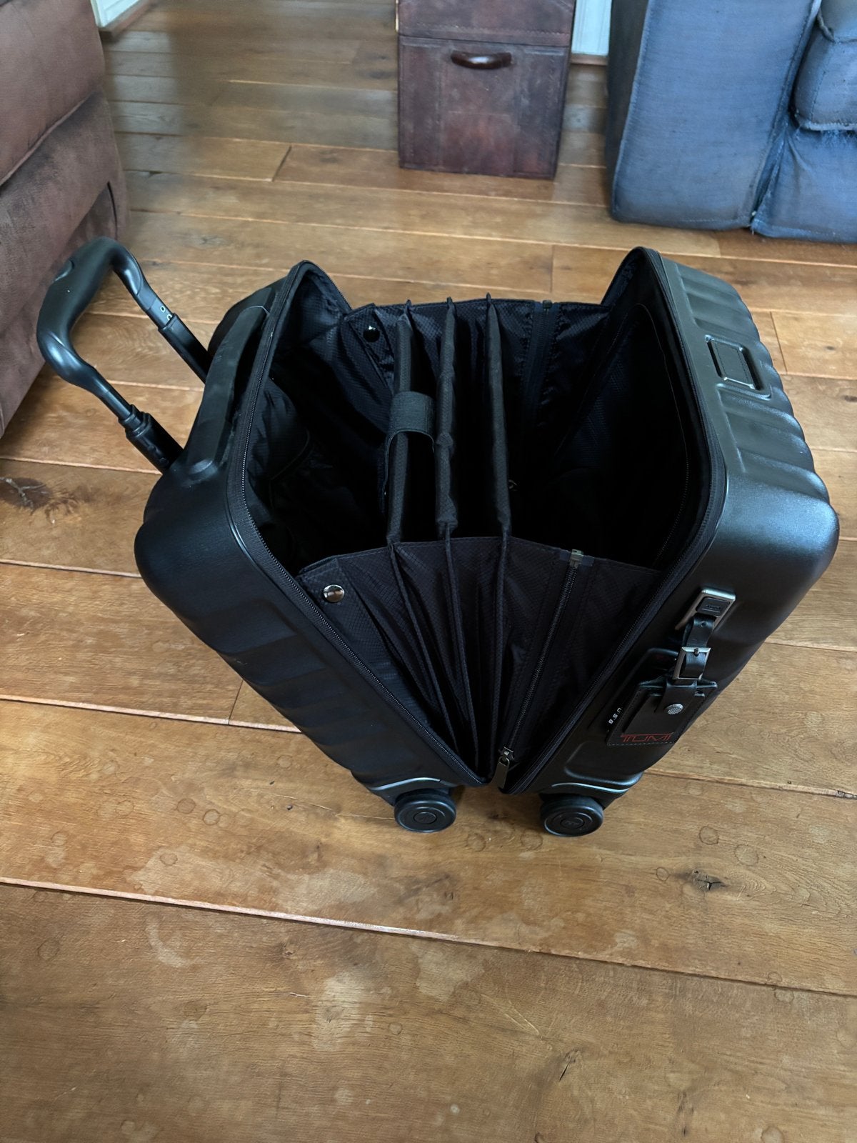 Tumi 19 Degree Compact 4 Whl Brief Zwart Getextureerd, 20 tot 30 cm, Verzenden, Zwart, Minder dan 40 cm