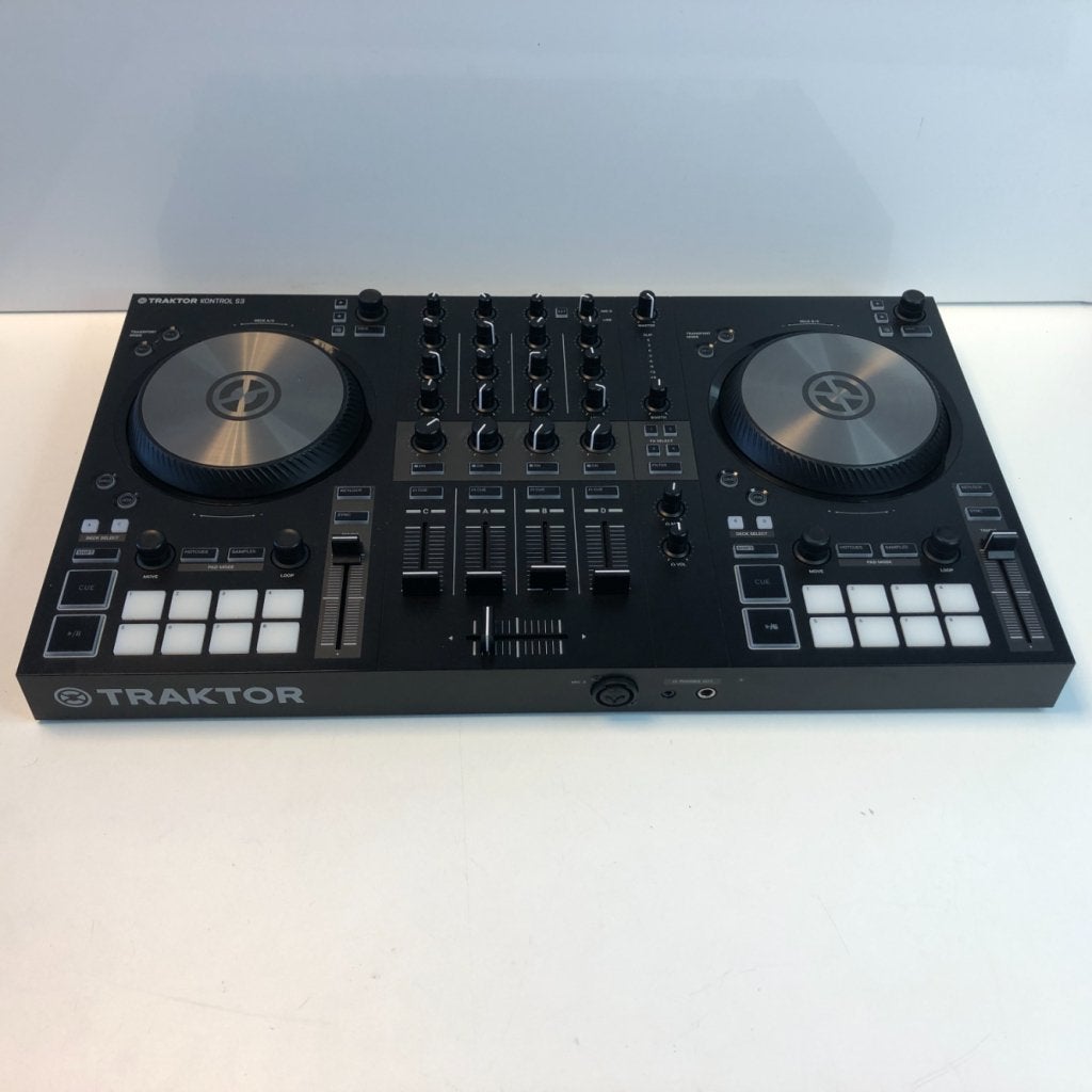 Traktor Kontrol S3 DJ-Controller + Traktor Code! + Hardcover, Muziek en Instrumenten, Native Instruments, Gebruikt, https://support.native-instruments.com/hc/nl