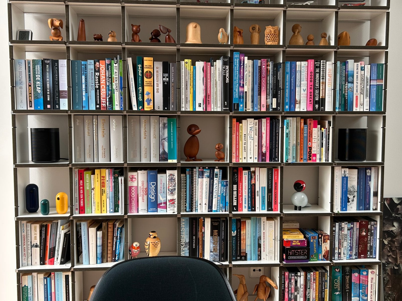 Twee Sonos One (Gen 2) speakers.